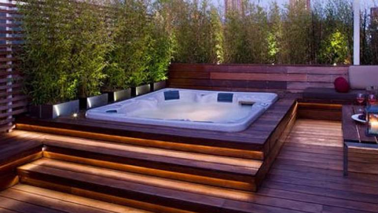 vasca idromassaggio esterna in legno: in giardino o in terrazza?