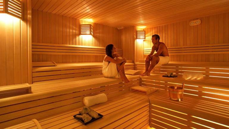 Come decorare la stanza della sauna in pochi passi