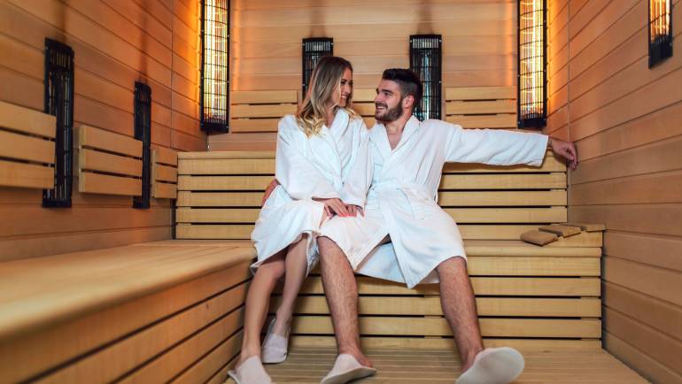 Il legno di cicuta, il grande segreto della sauna a infrarossi